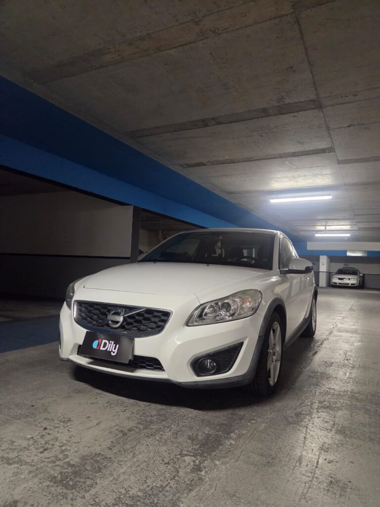 VOLVO C30